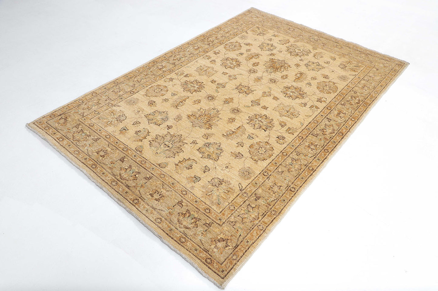 Hand-Knotted Oushak Carpet 4'.6" X 6'.9" Traditional, Ivory Fine Wool Area Rug 4x6