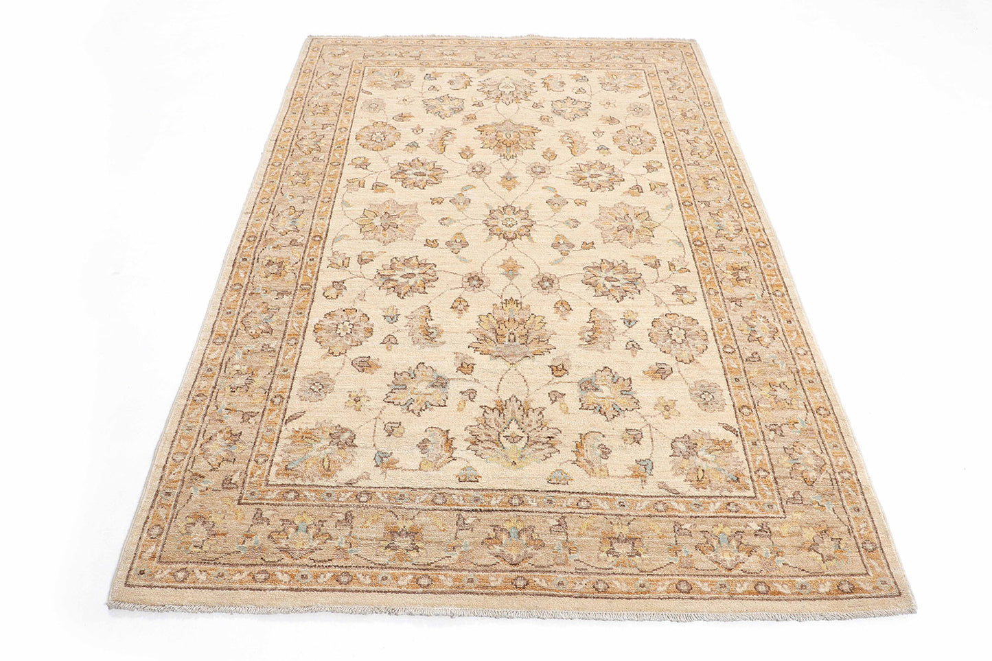Hand-Knotted Oushak Carpet 4'.7" X 6'.8" Traditional, Ivory Fine Wool Area Rug 4x6